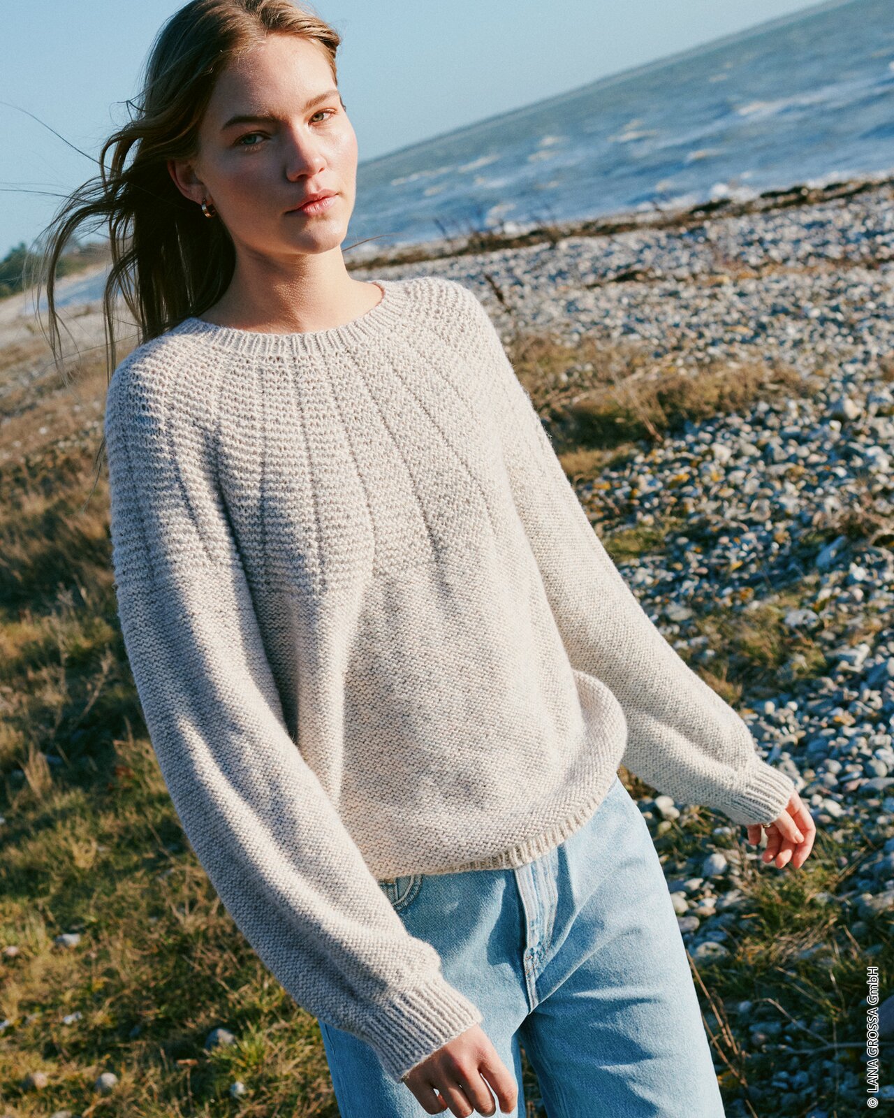 Models – ROUND-FIT SWEATER IN TWO PATTERNS - Ecopuno – LANA GROSSA